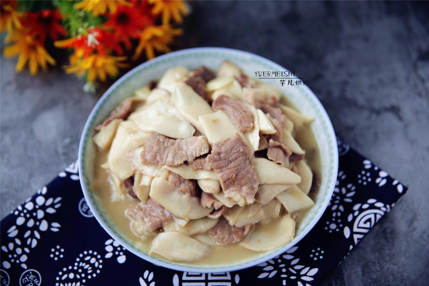 杏鲍菇炒肉只需两粒蒜, 脆嫩爽滑, 鲜美无比, 抗癌降脂又美容