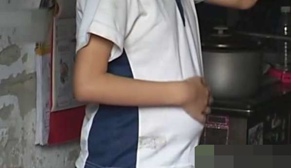 12岁女学生怀孕8个月 父母整天以泪洗面