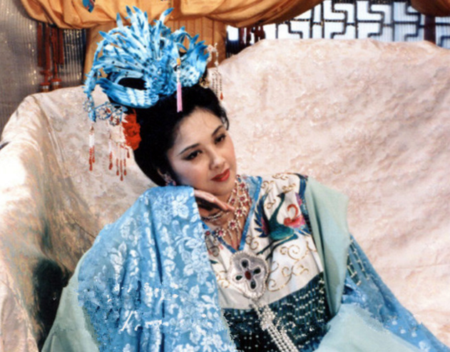 最美女儿国王65岁朱琳近照，依然如当年般优雅高贵|朱琳|优雅|国王|女儿国|美女_新浪新闻