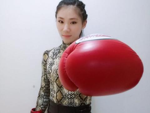 拳击一姐蔡宗菊换装演绎百变女王魅惑气质不逊冉莹颖