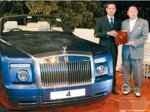 反正资金庞大,赵世曾也用不完,拥有劳斯莱斯豪华车,也得配一块好车牌