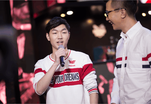 在休赛期,看到这些职业选手愉快的吃鸡也是一个享受,这几人打职业都是