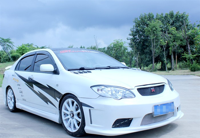 小伙买比亚迪f3,花几万改装,谁曾想比跑车还炫,众泰都比不上