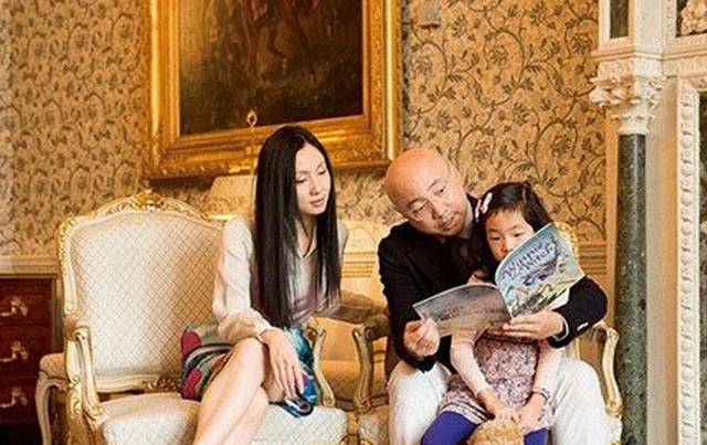 徐峥和陶虹虽各玩各,女儿很机灵,长得像妈妈