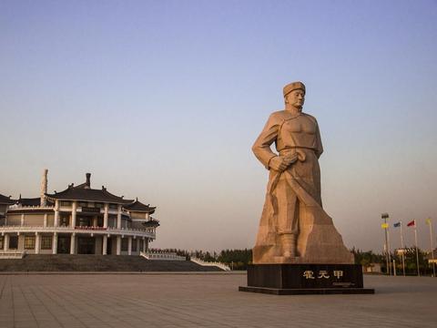 他, 家喻户晓的大侠, 如今墓地投资两亿重修, 结果规模堪比皇陵