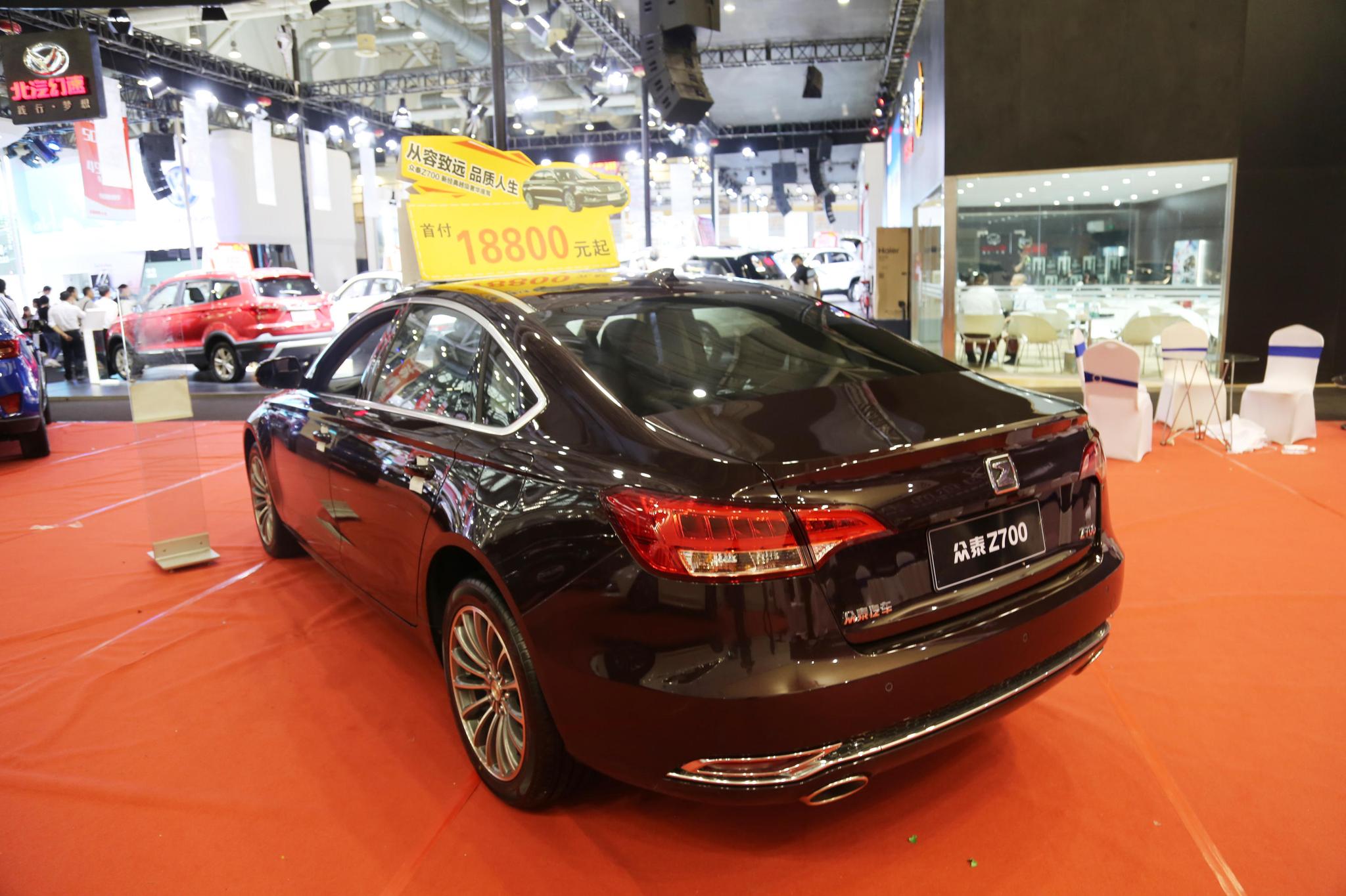 众泰汽车z700,10万级别c级豪华家轿,车展实拍!