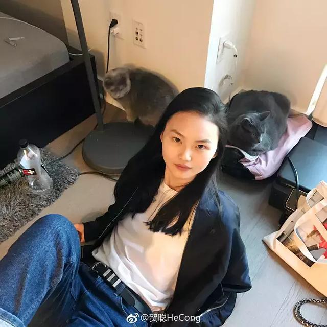 贺聪这张真正的超模脸,无疑是如今新晋超模中的领军人物