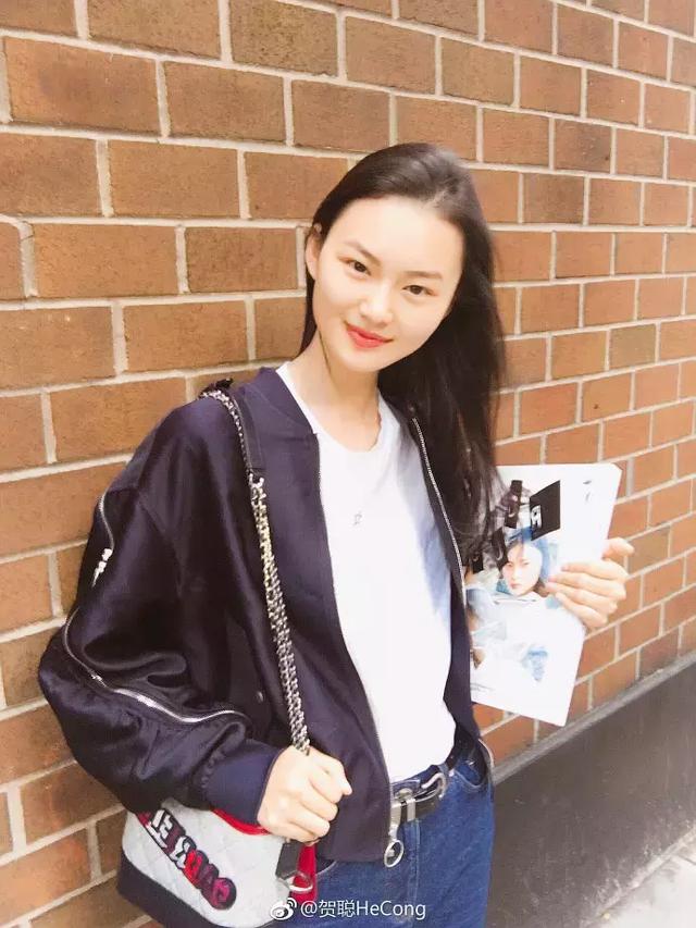 贺聪这张真正的超模脸,无疑是如今新晋超模中的领军人物