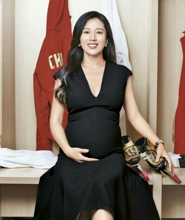 她曾经获得59次冠军,退役嫁美国富豪,怀孕后依然在为祖国奔波
