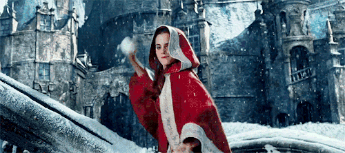 无论赫敏,还是艾玛沃森,都不用嫁给王子,因为她就是女王!