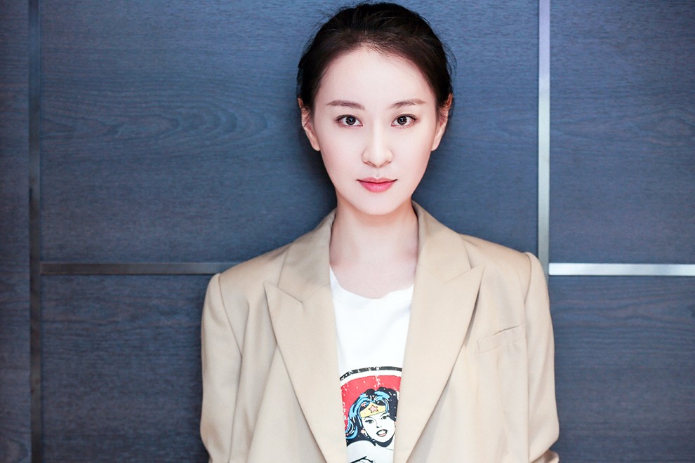 她因演女主而被骂惨,与胡歌合作三次戏,一次比一次尴尬