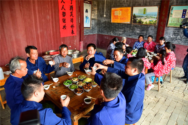 河源苏家围再现客家人传统做客习俗,呼吁注重乡村亲情