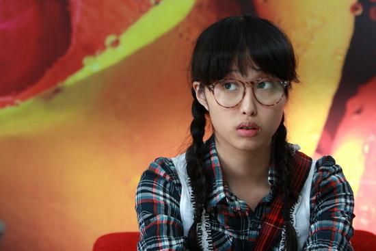 《丑女无敌》李欣汝晒近照 瘦成一道闪电很漂亮