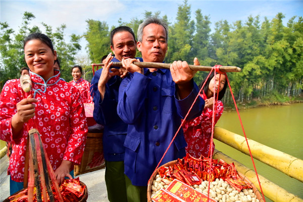 河源苏家围再现客家人传统做客习俗,呼吁注重乡村亲情