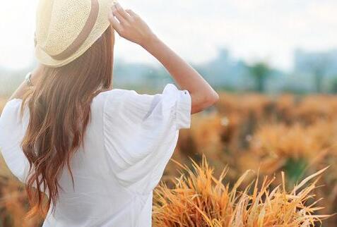 简短小笑话大全爆笑:老板娘,今晚老板要给你一