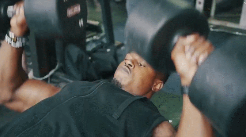 动作三:单臂划船