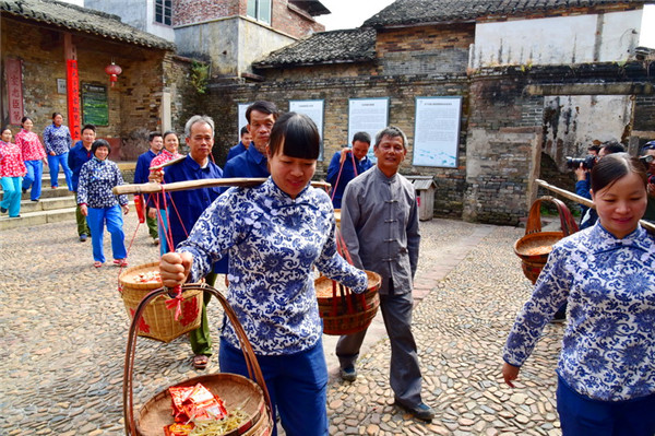 河源苏家围再现客家人传统做客习俗,呼吁注重乡村亲情
