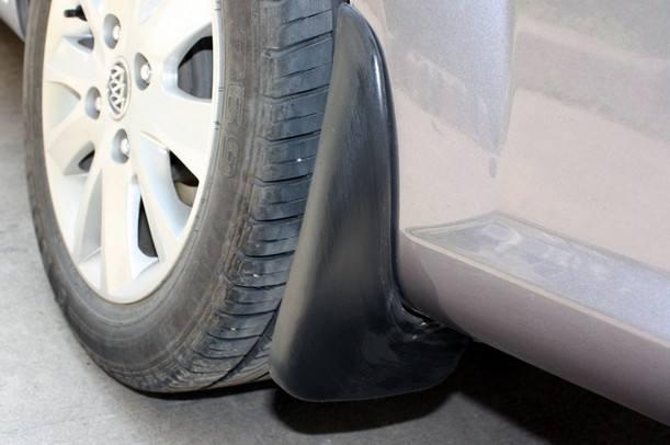 汽车挡泥板其实没那么多好处,安了更费油