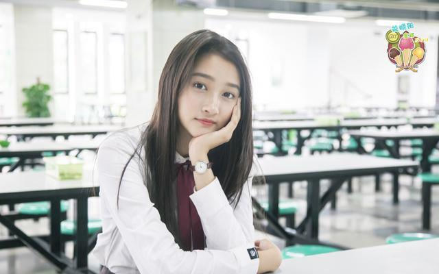 16岁的武亦姝拒绝模特公司邀约,打了娱乐圈多少人的脸?