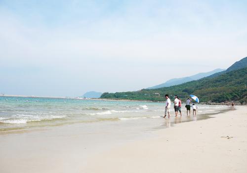 岭澳旧村海滩 费用:门票免费; 路线:从深圳市区出发,走滨河大道-罗沙