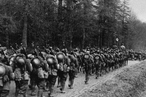 比二战更耻辱,法国出兵灭德国,结果10万大军在