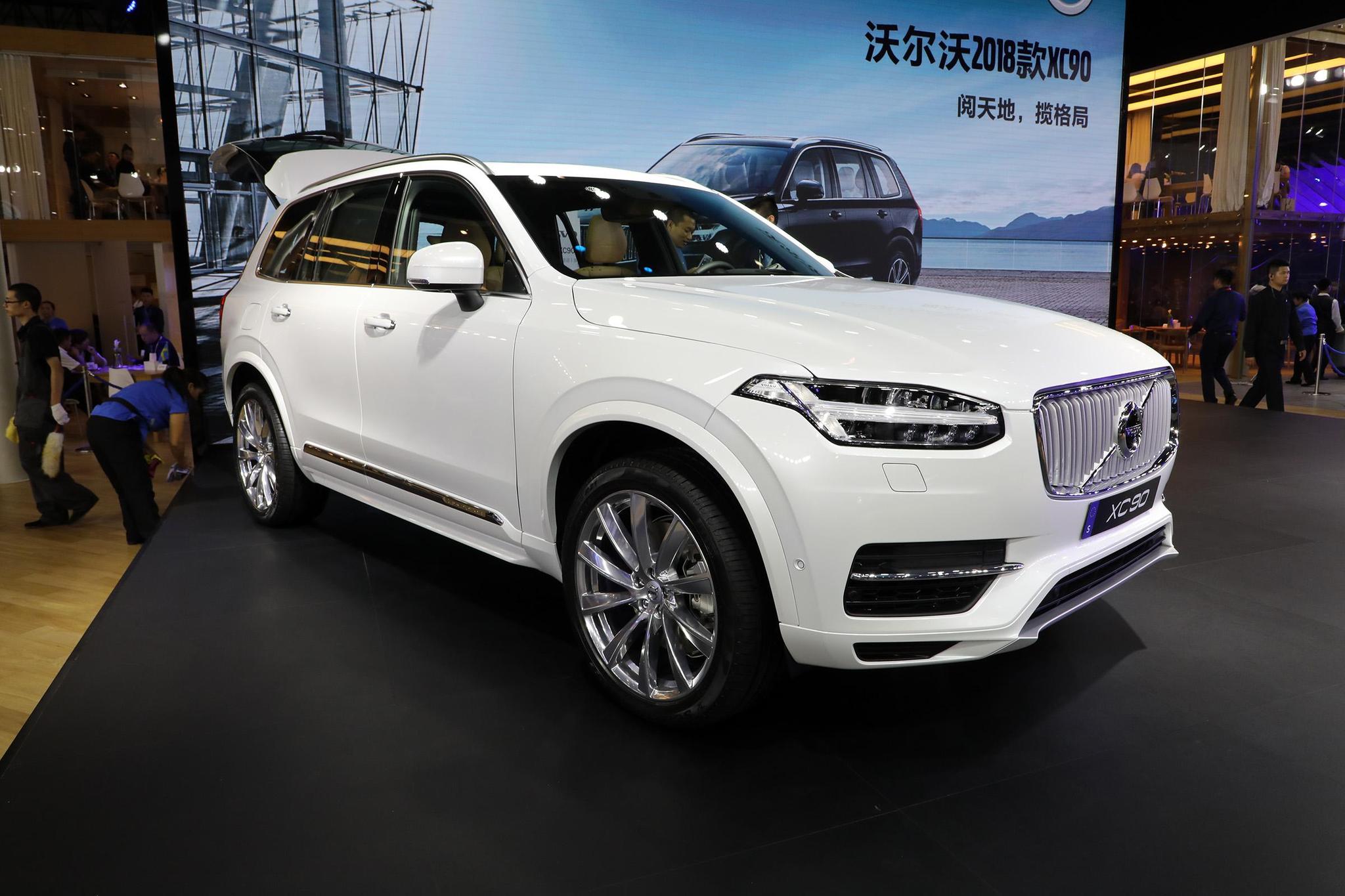 沃尔沃新款混动车采用大七座设计,售价将近100万,真心豪华!