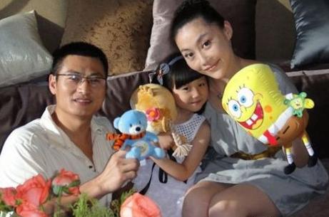 范雨林其实也早就结婚了,他的妻子就是演员傅冲.