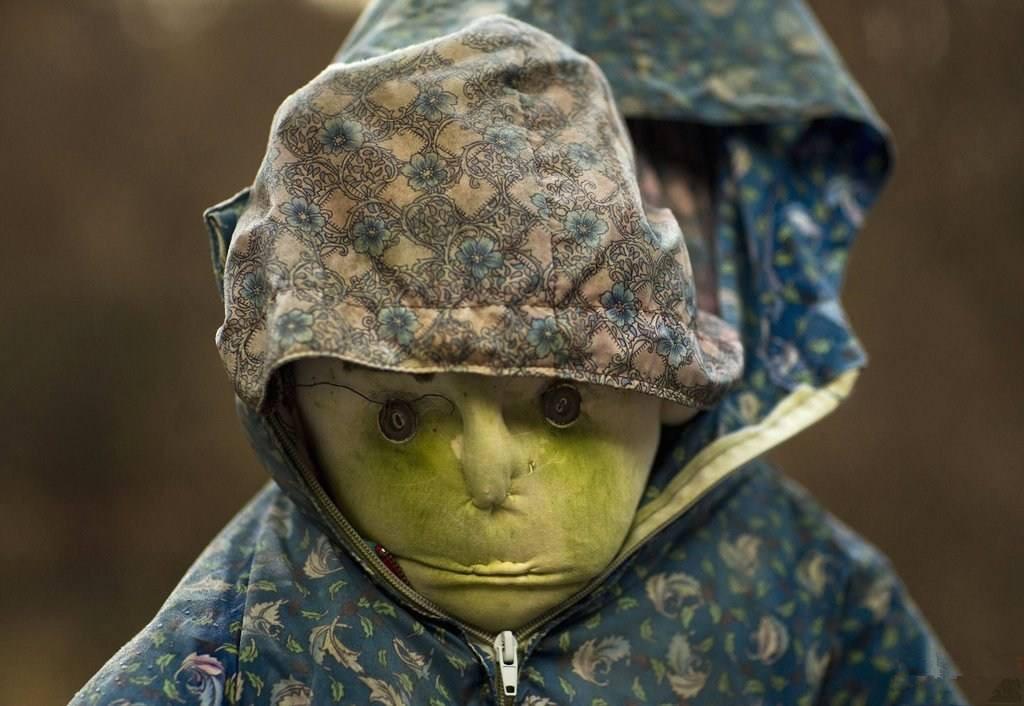 国外一个诡异的洋娃娃会变老科学都无法解释