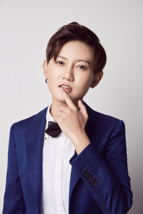 快女冠军段林希携新作《小丑》 强势回归