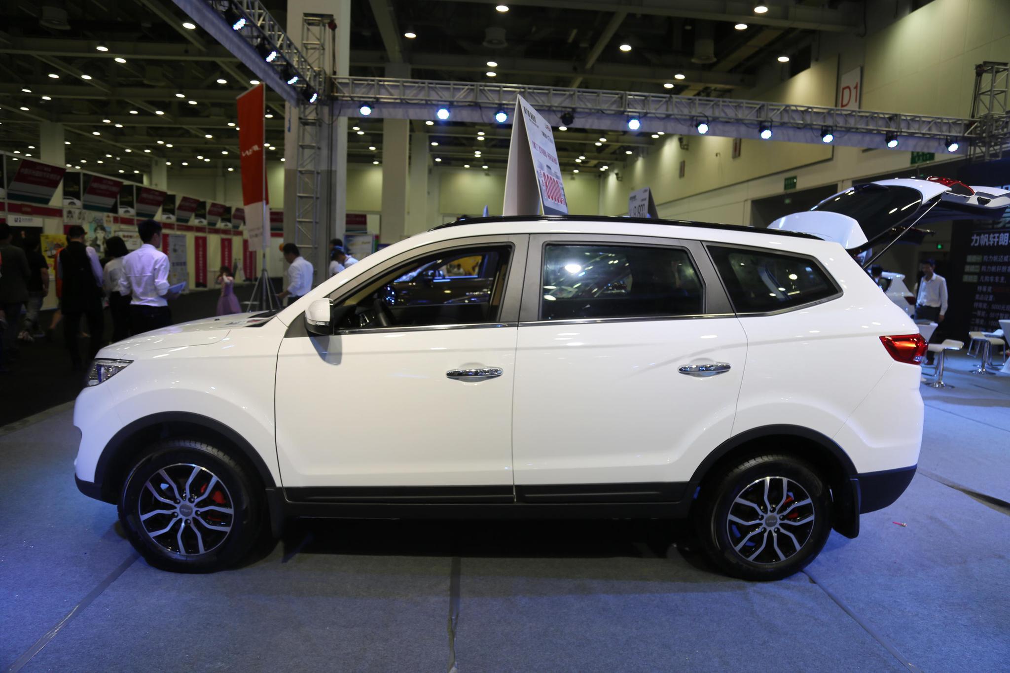 力帆汽车迈威,7万级别真7座suv,车展实拍!