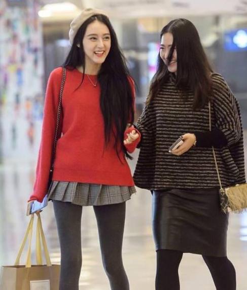 迪丽热巴的妹妹迪丽冷巴被曝光,两人像双胞胎