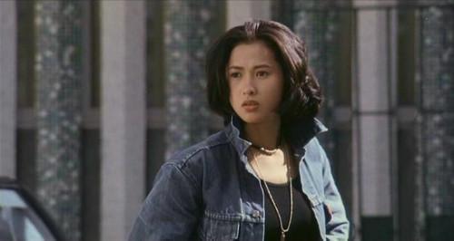 梁琤开始转战tvb,98年在《烈火雄心》中饰演女二骆晓翠一角,虽然是女
