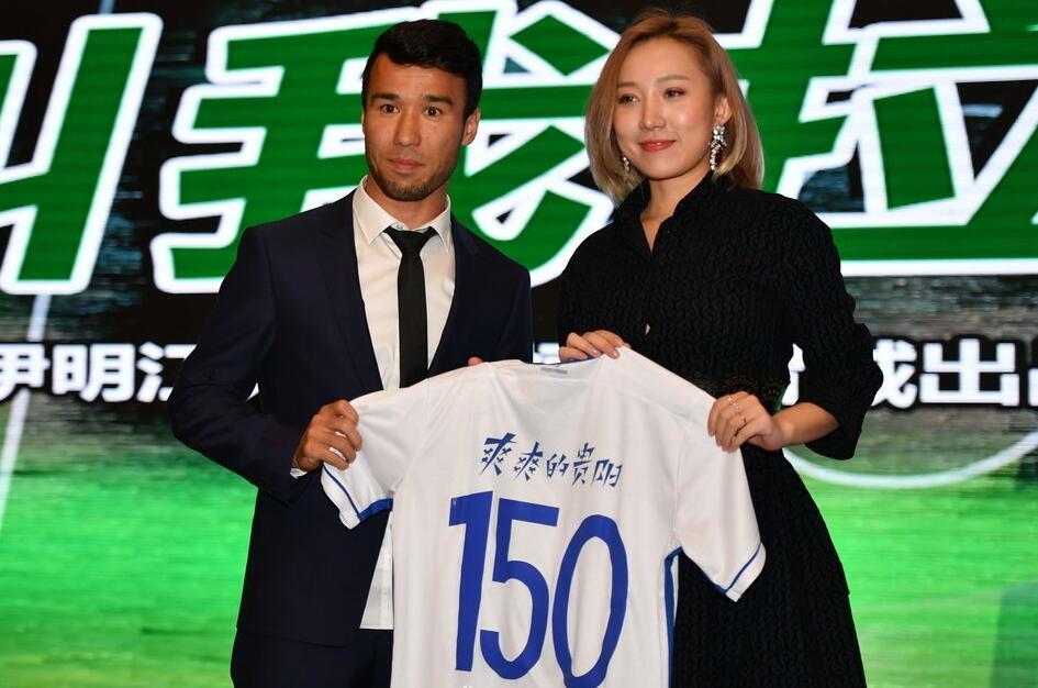 希望明年还是原班人马,同样的教练出征中超,《足球》报国内部主任李璇