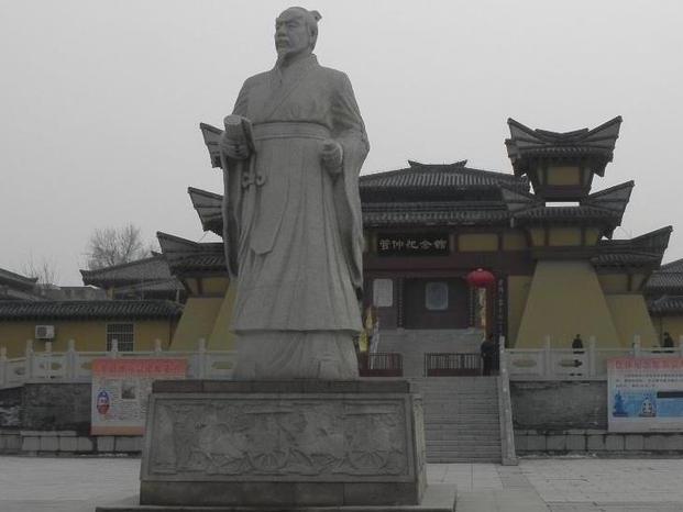 汉服为什么要右衽?孔子的话并不是答案|汉服|左衽|衣襟|打猎|孔子_新浪新闻