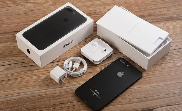 网友脑洞打开iphone7p改iphone4s那就叫它iphone9s吧