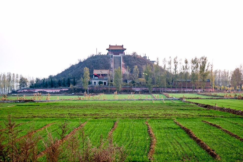 邯郸天子冢:傀儡皇帝无奈禅让帝位被鸩杀,水声台阶疑千年诅咒!