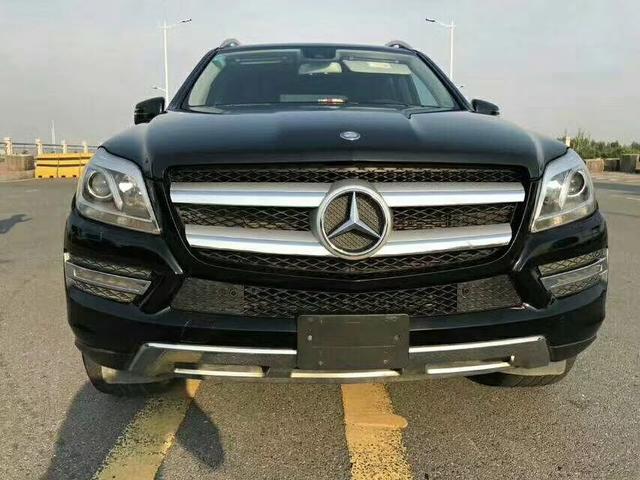 15年的奔驰gl450才卖30万,做完评测后朋友却选择报复我!