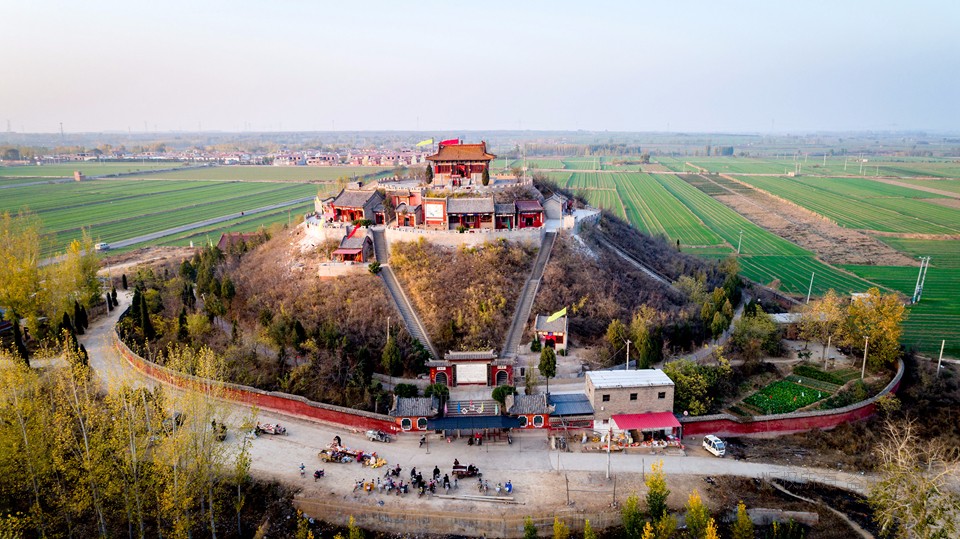 邯郸天子冢:傀儡皇帝无奈禅让帝位被鸩杀,水声台阶疑千年诅咒!