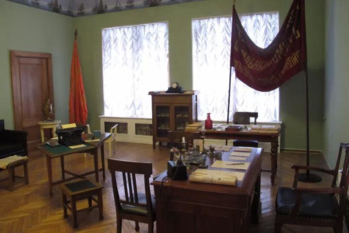 眠眠想起了去年这时候,我就刚好在圣彼得堡晃荡,先放几张当时拍的图