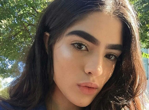 90后女生天生浓眉,被人嘲笑是蜡笔小新,长大后的样子美呆了