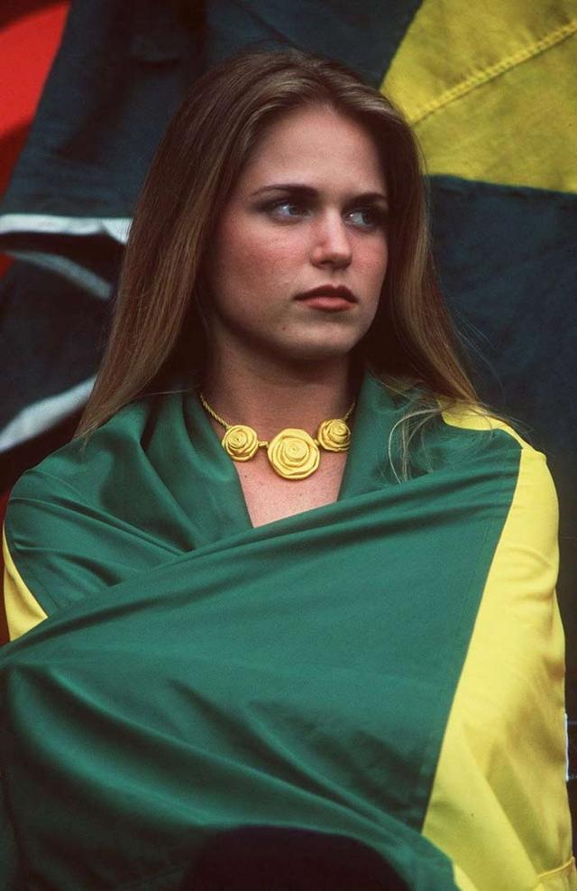 三是里瓦尔多讲,自己在头天训练中对罗纳尔多讲,他女朋友苏珊娜和他