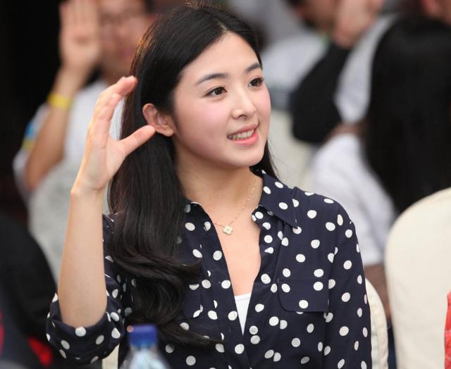 娱乐圈的圆脸女明星,赵丽颖林依晨张含韵哪一个才是你心中的女神