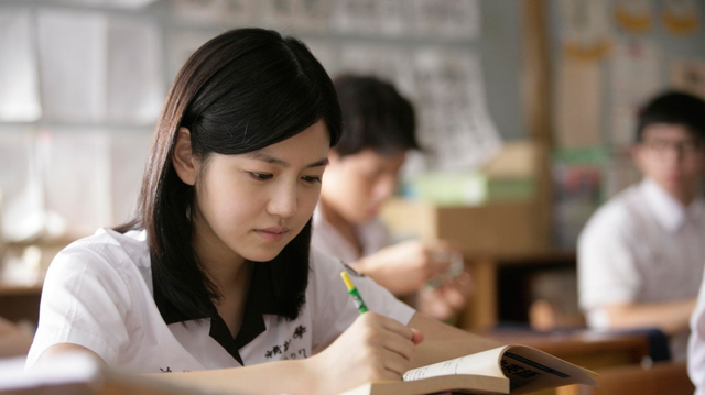 闺蜜给我介绍对象,她俩最后在一起了,这个闺蜜还要不要做了