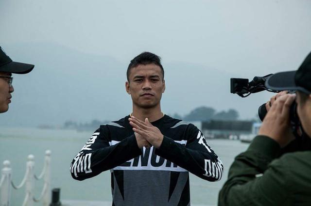 西提猜ko一龙名声大噪保持高强度训练欲击败播求