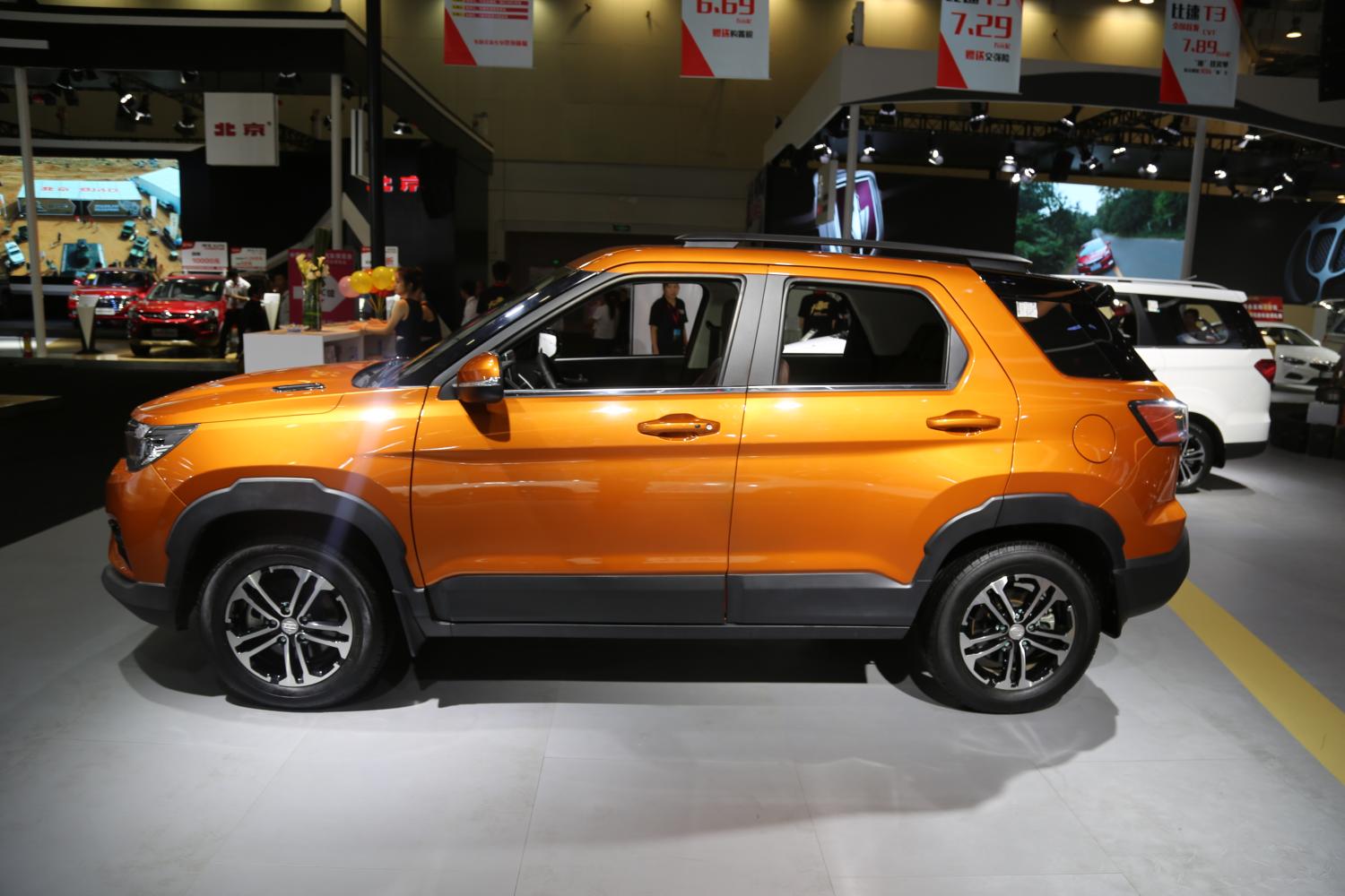 比速汽车t38万级别动感双t都市suv车展实拍