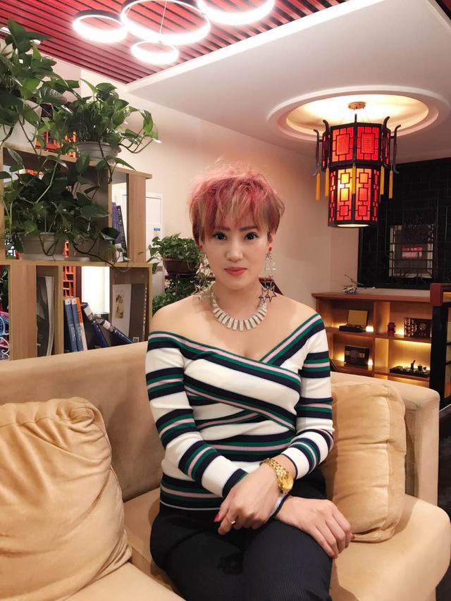 歌手苏小花火爆网络全因她那首情歌真心爱你