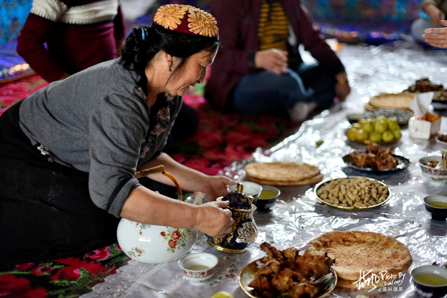 不到喀什不算到新疆到喀什千万别错过巴楚的馕坑肉