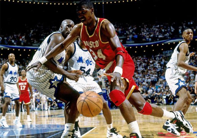 nba球星绰号的由来:科比太毒所以叫曼巴,魔术师只因太华丽!