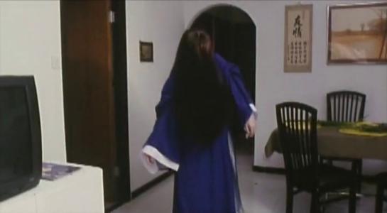 纪念《山村老尸》楚人美十八周年,美姨您如今竟这么美