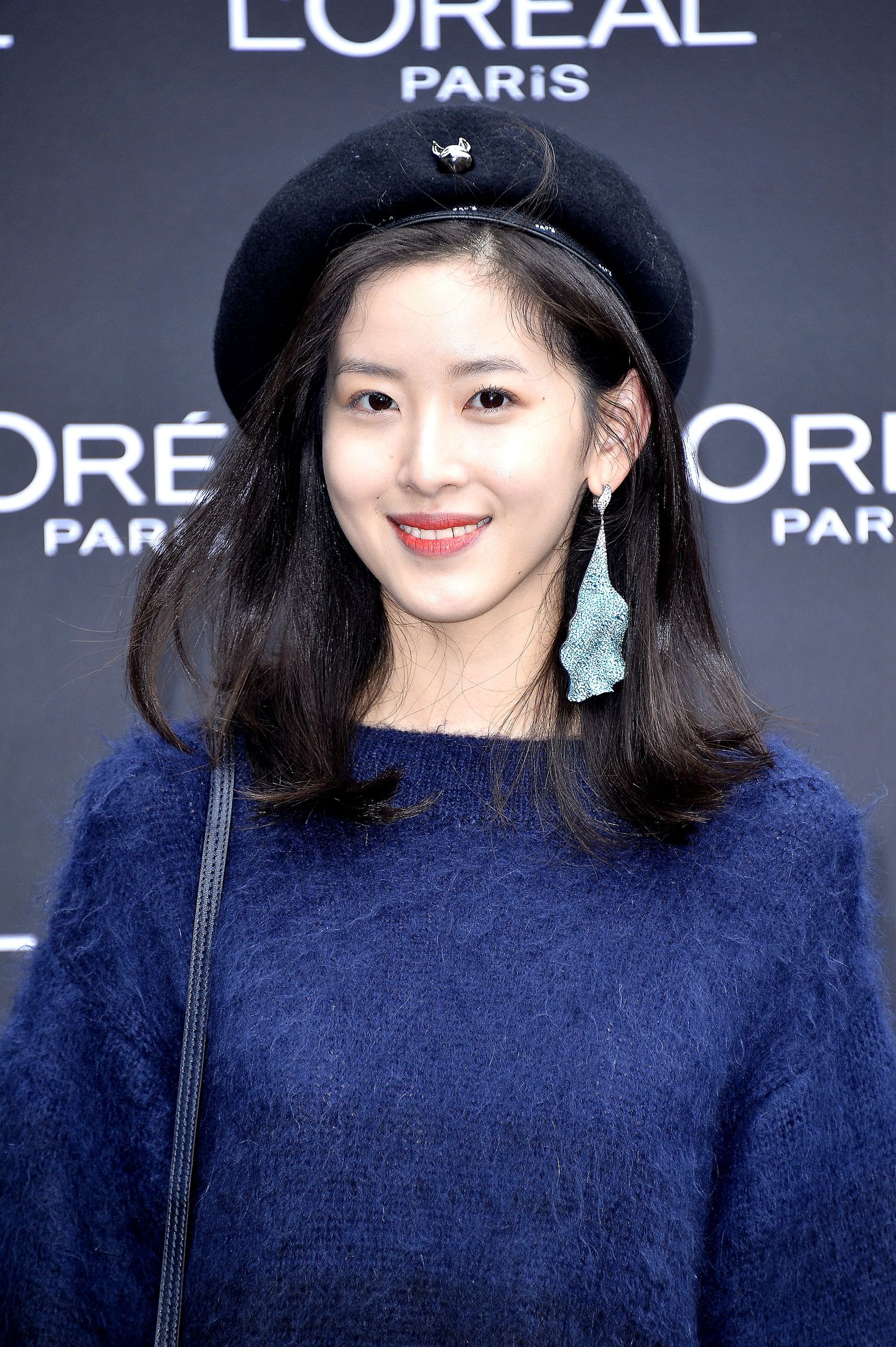 奶茶妹妹章泽天就是网红照妖镜,谁跟她合影谁倒霉?